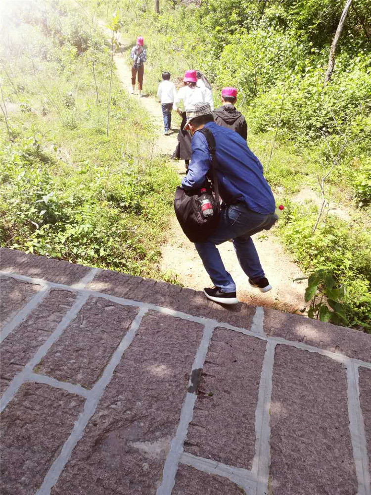 币游装饰巨石山两日游之登山游览巨石山